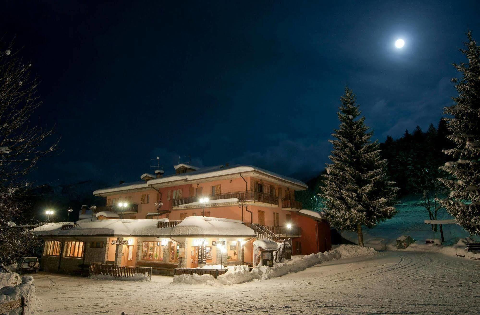 Albergo Legazzuolo Montecampione Artogne Exterior photo